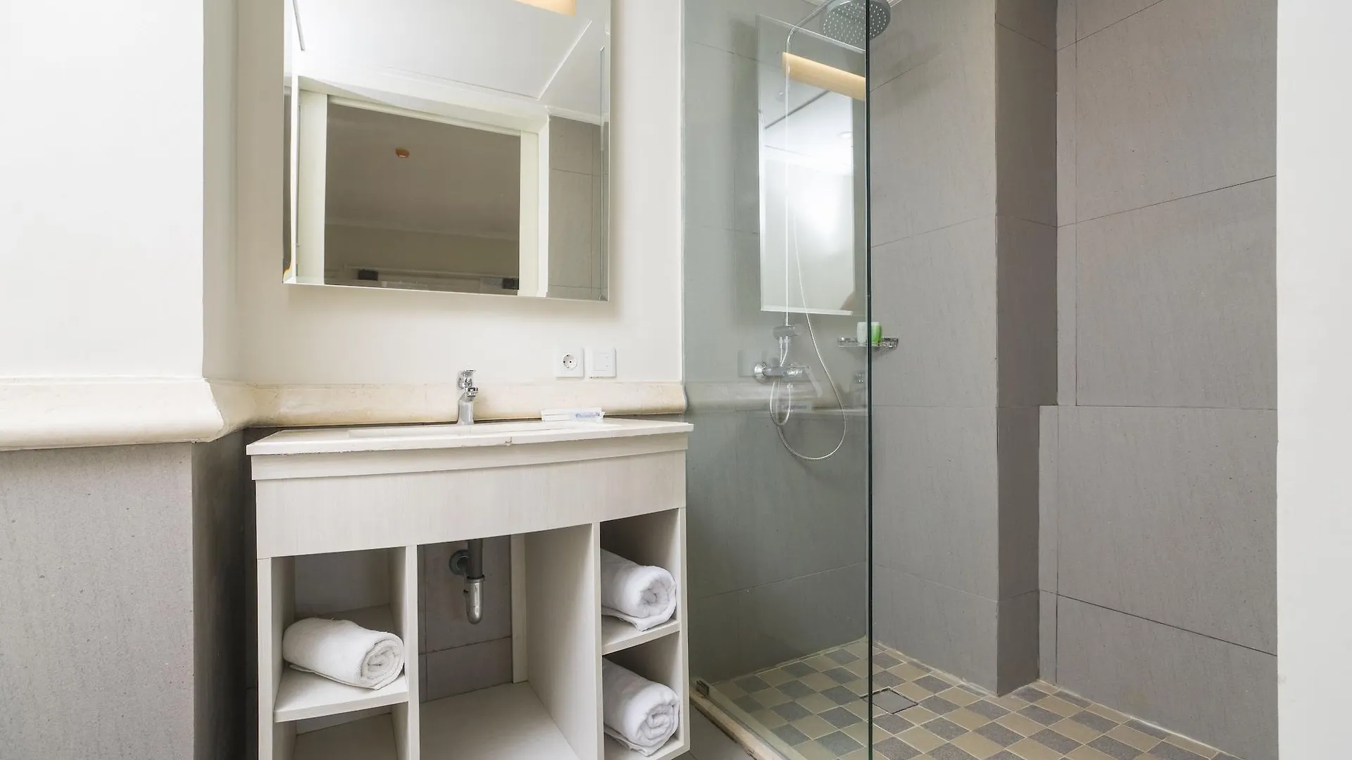 Alron Hotel Kuta Kuta  Indonesia